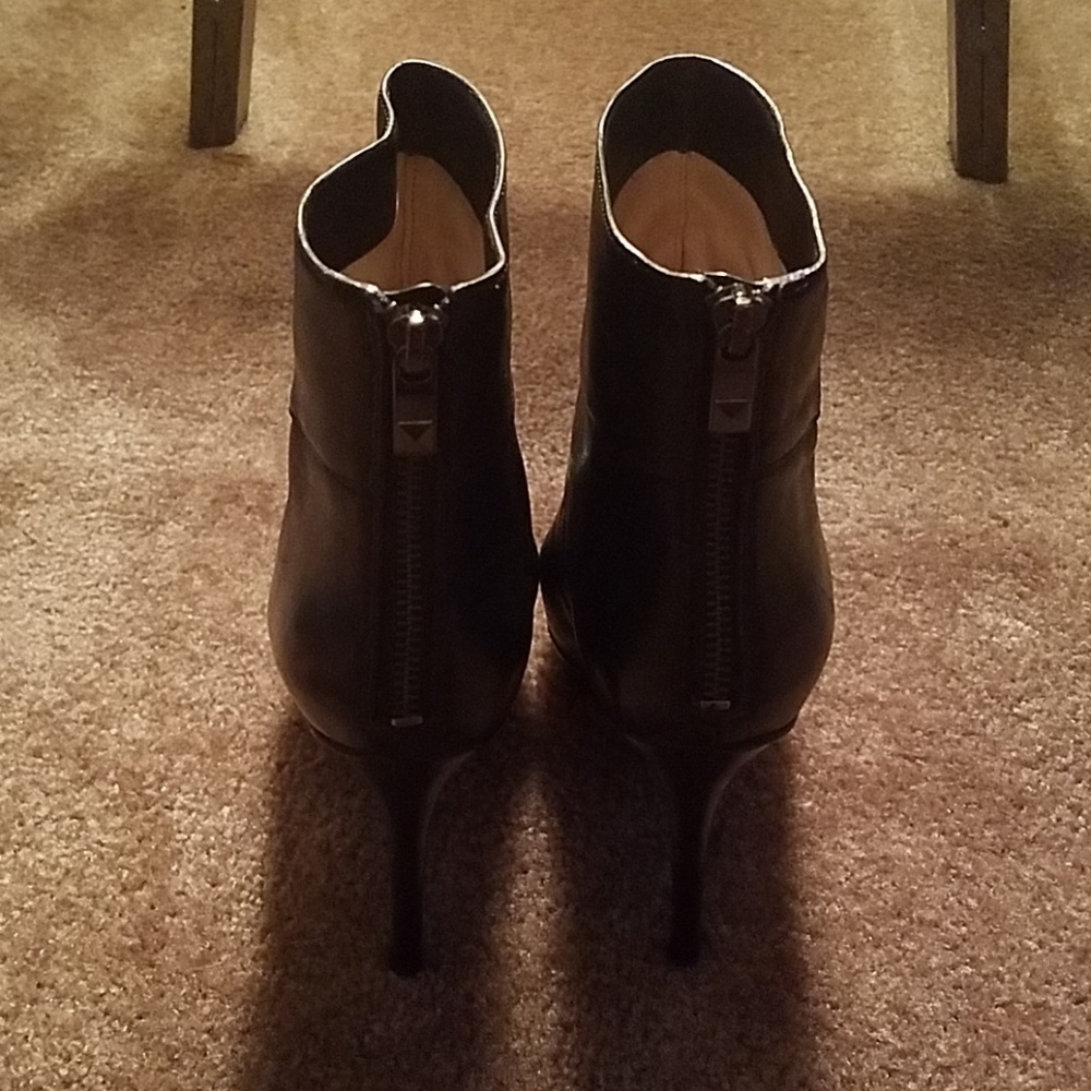 Michael Kors booties - Picture 3 of 6